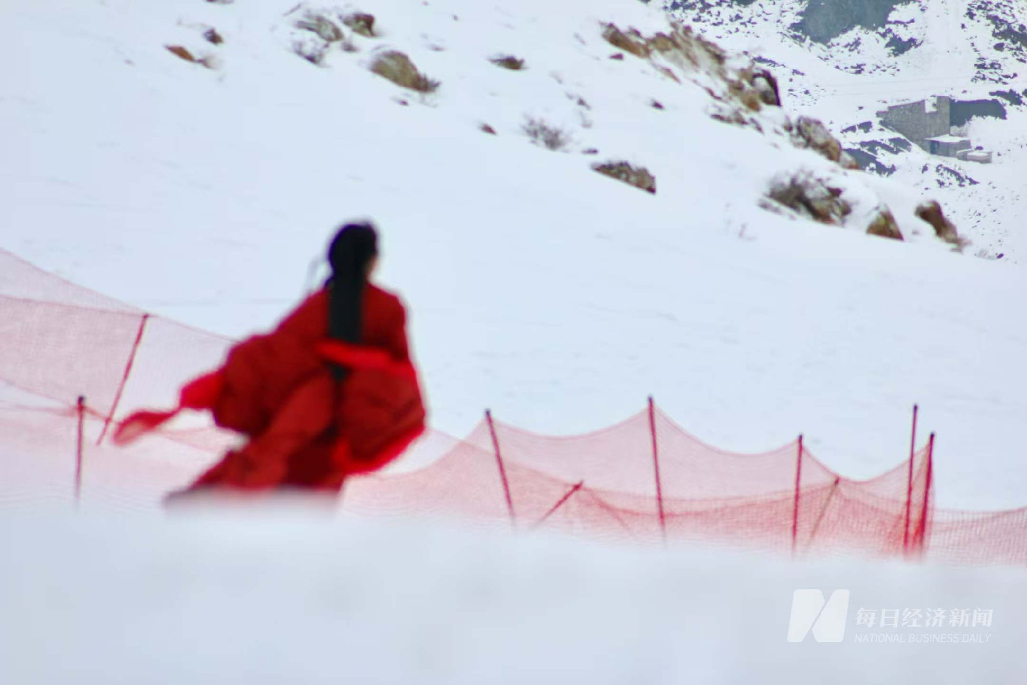 冰雪世界里的一抹中国红 图片来源:每经记者 黄海 提供