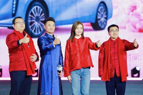 中型MPV冠军传祺E8+再放大招，PRO+限时一口价20.98满爱上市