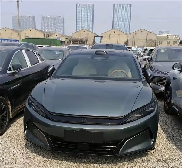 比亚迪汉L、唐L到店实车曝光！配激光雷达、2.7秒破百、续航最高700公里