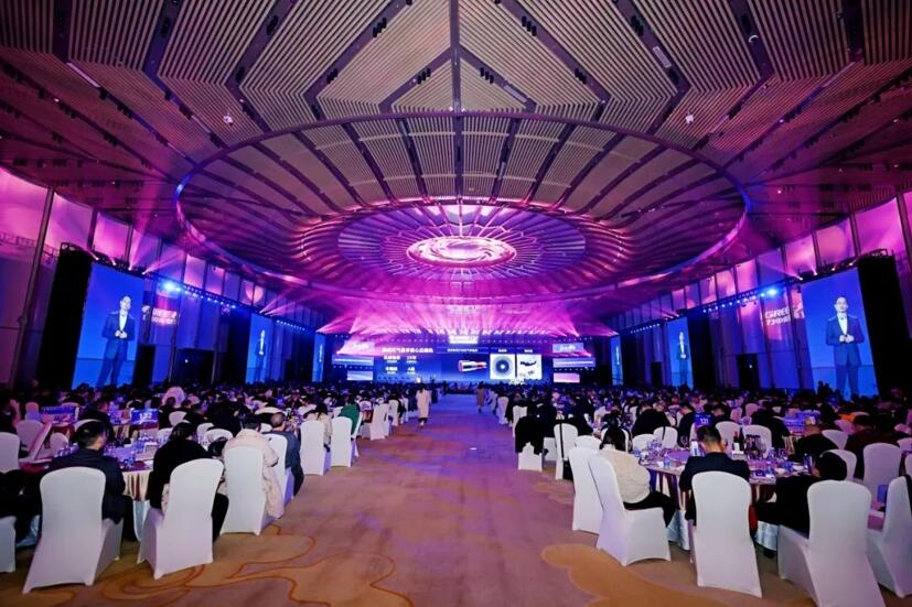 (图为格力中央空调创新科技发布会现场)