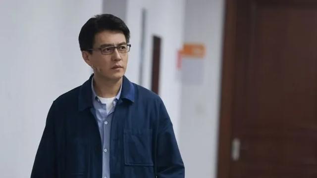 靳东在准备《温暖的味道》 图源：上观新闻