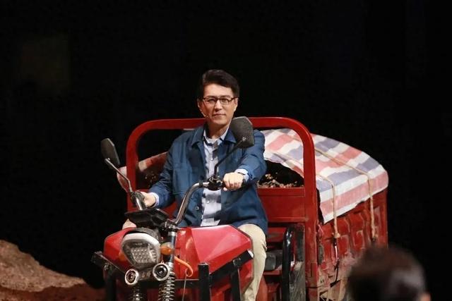 靳东《温暖的味道》剧照 图源：上观新闻