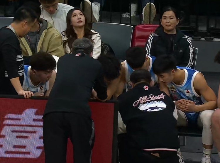 这批人连输两年！二年级输大学生联队&去年一年级输清华