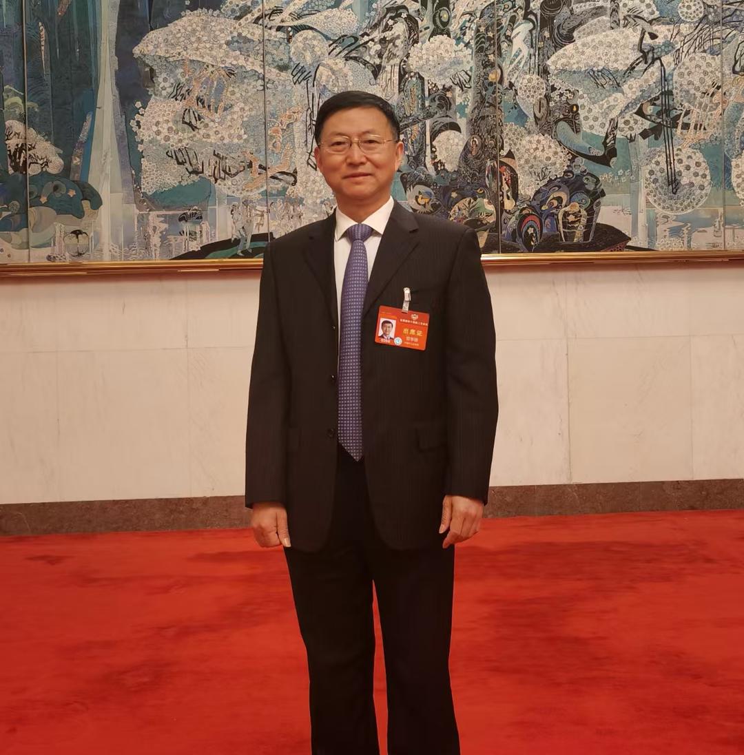 ▲全国政协委员、四川大学华西医院教授甘华田 受访者供图