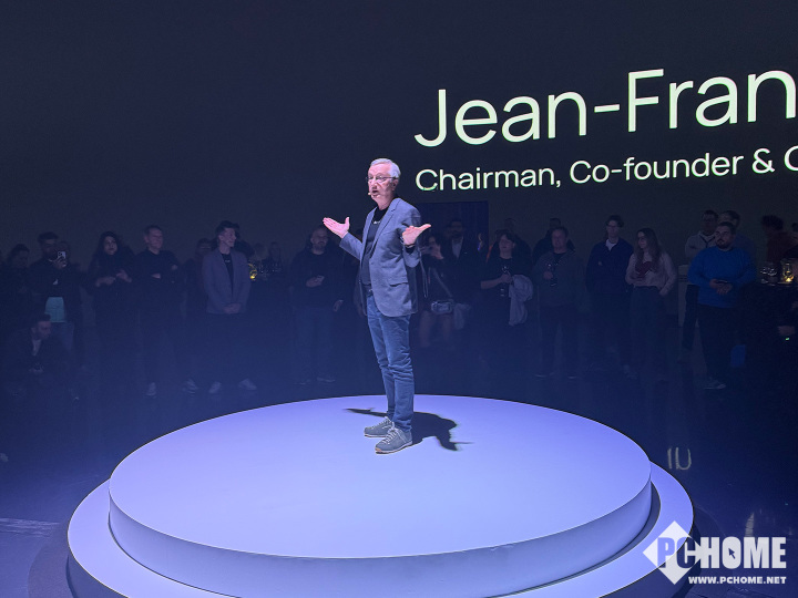 HMD诺坎普发布会现场