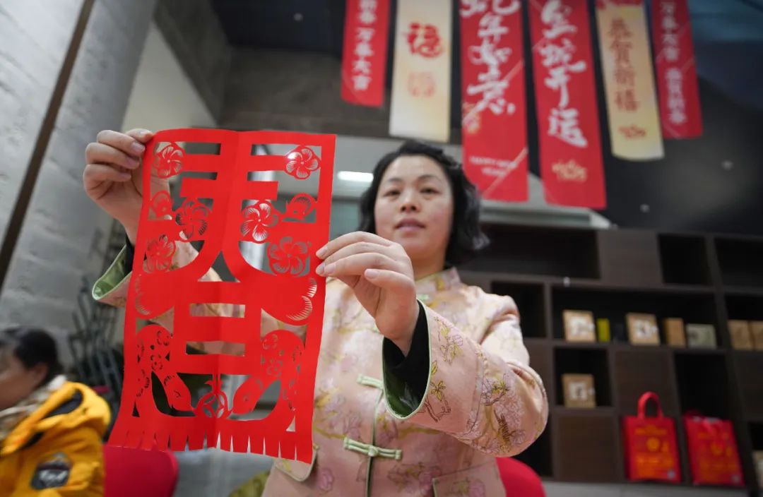 ▲1月23日,河南鄭州博物館,“博物館裏過大年”活動吸引了眾多觀眾。CFP