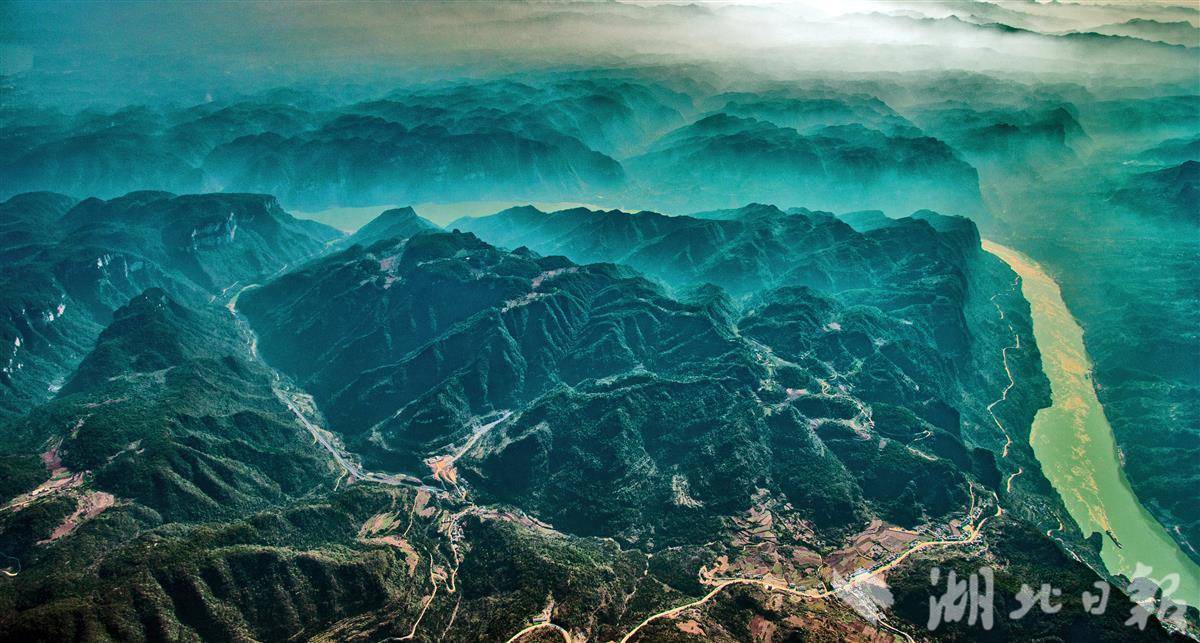三峽西陵峽壯麗的美景。(湖北日報全媒記者 劉曙鬆 攝)