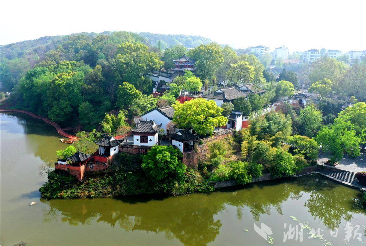 東坡赤壁。(湖北日報通訊員 餘濤 攝)