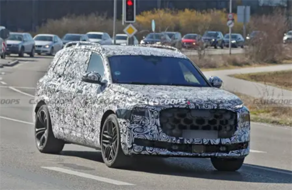 奥迪SQ9曝光：或将搭载V8双涡轮增压发动机