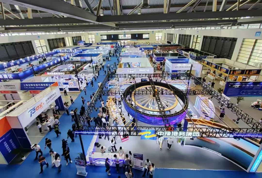 首届中欧班列(郑州)博览会现场实拍图