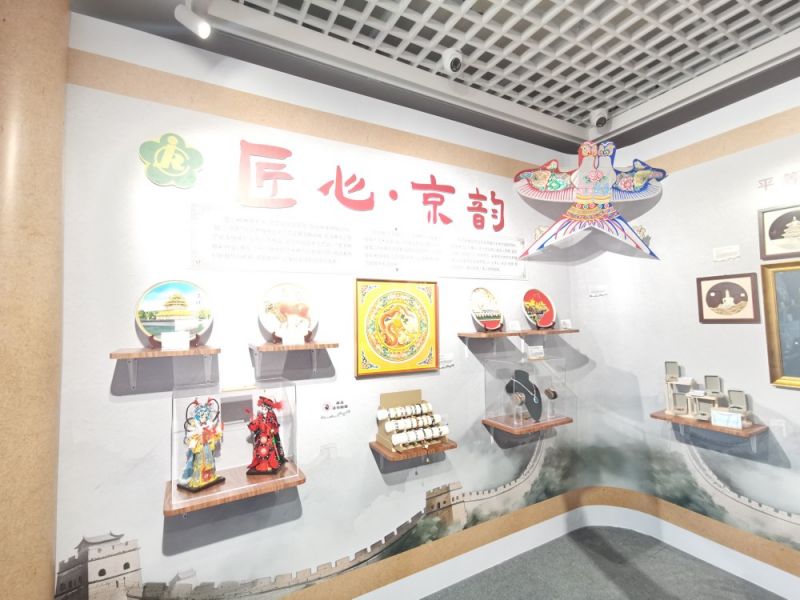 摄影:李映