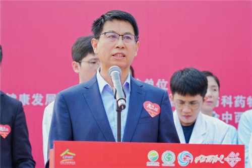 ▲中国人口福利基金会“老龄健康发展基金”管委会执行主任 李磊