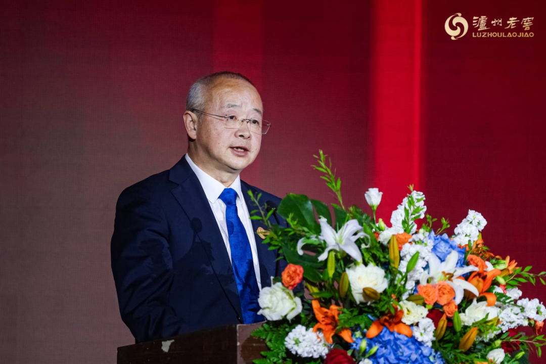▲泸州市政协党组副书记、副主席张立新致辞
