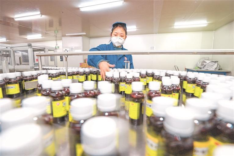 贵州百灵企业集团制药股份有限公司生产车间一角。 (受访者供图)