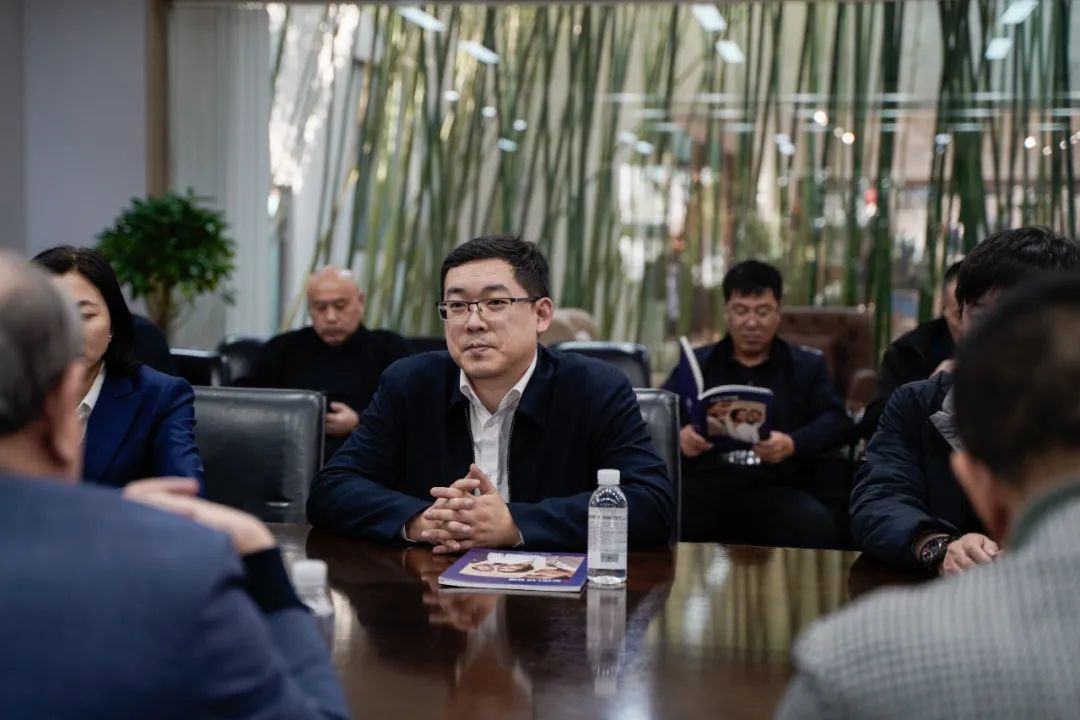 双方交流座谈(左:吕显洲 右:王超)