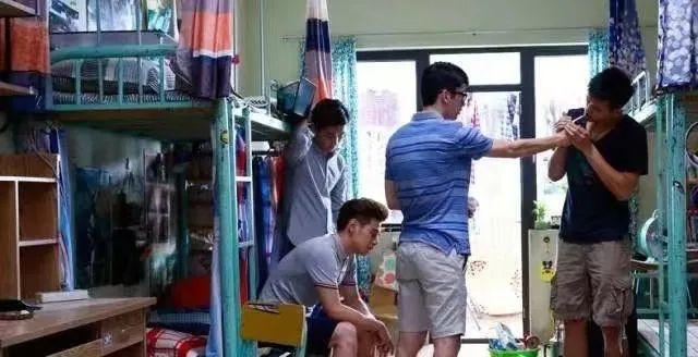 《睡在我上鋪的兄弟》劇照