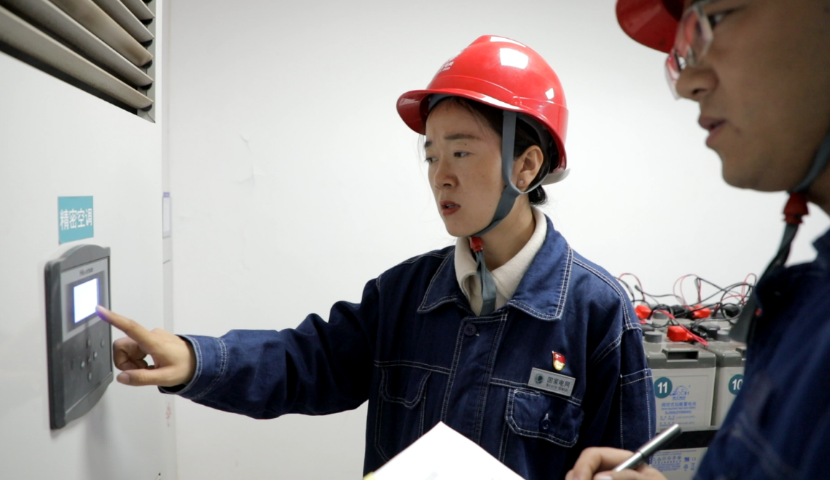 朱小琴开展通信技术监督魏峰 摄