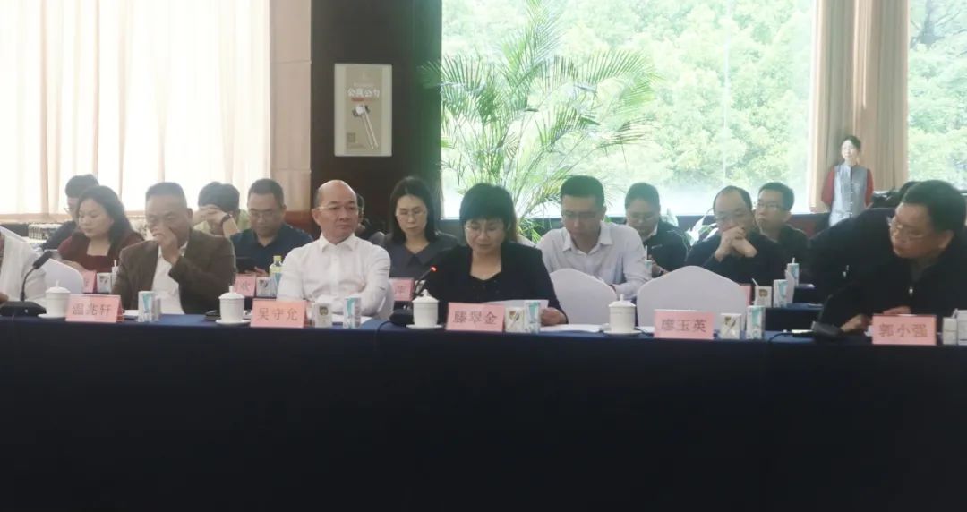 △皇氏赛尔公司董事长滕翠金作为子课题负责人代表发言