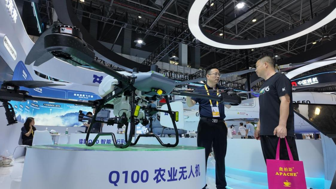 無人機實現了低碳作業,減少了碳足跡。人民網 歐陽易佳攝