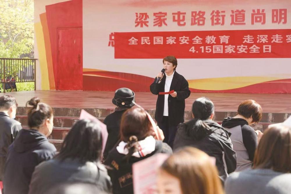 图为路南区国家安全宣传教育进社区主题活动知识问答环节。 唐筱婷 摄