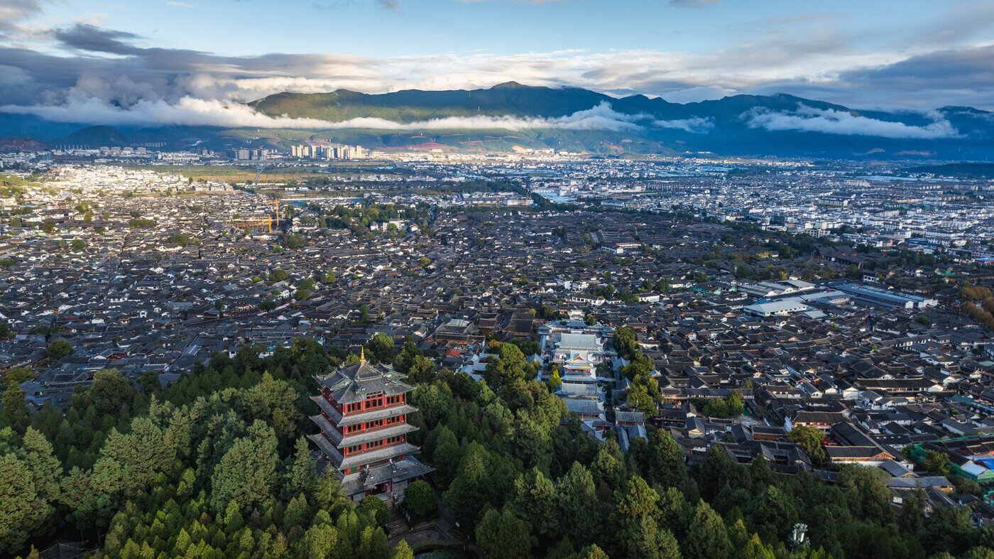 麗江古城日落風光。新華社記者 胡超 攝