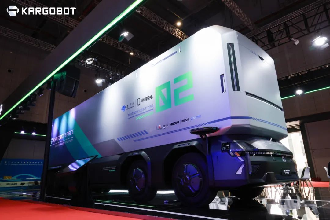 ▲ IT之家注:卡尔动力运输机器人亮相 2025 上海车展