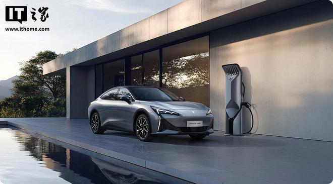 售价 11.98 万元起，新款极狐阿尔法 S5 上市