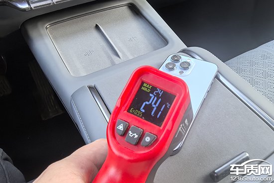 质用车:10款车型无线充电性能测试对比