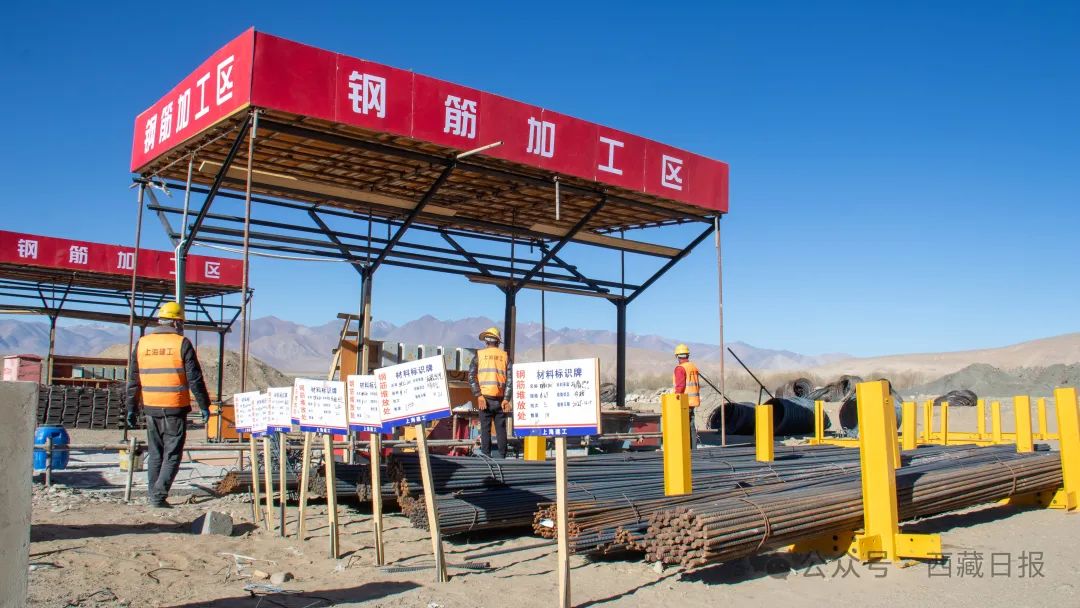 圖為日喀則市定日縣長所鄉森嘎村災後整村重建項目施工現場。