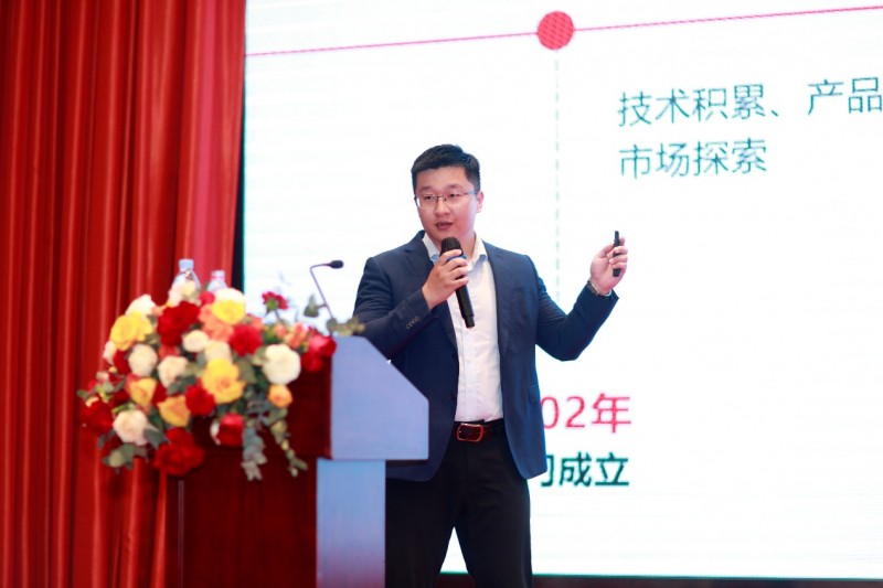 曙光数创区域总监胡亚伟