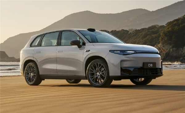 单月交付1.2万台的新势力爆款 新款零跑C10预售：12.98万起