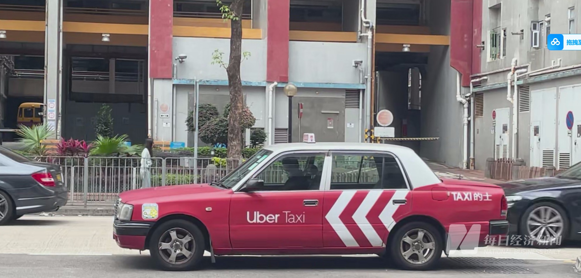 车身印有“Uber Taxi”字样的出租车，即可以通过Uber平台呼叫网约出租车 每经记者 黄婉银 摄