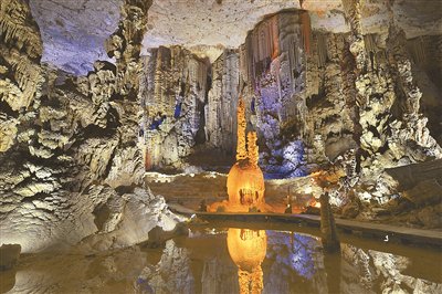 織金洞內的「霸王盔」地質景觀。織金縣委宣傳部供圖