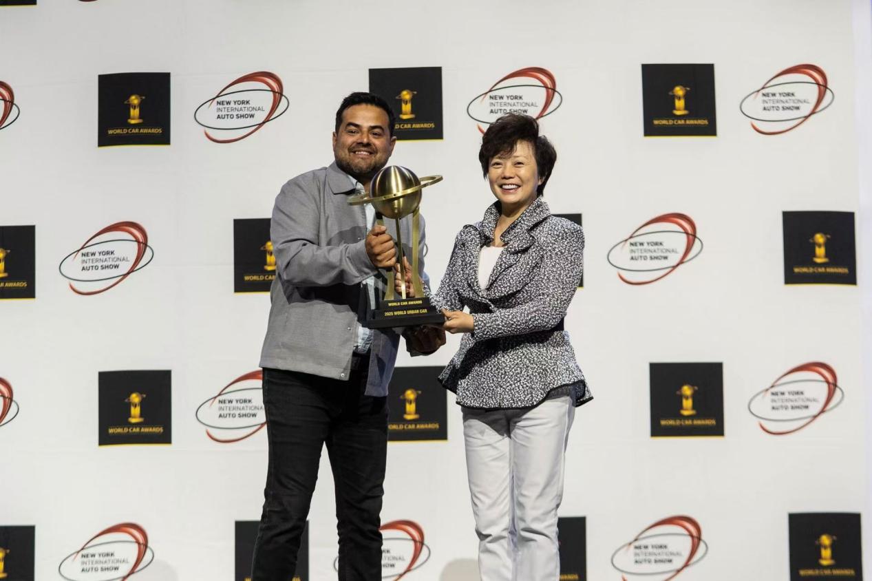 2025世界汽车大奖：比亚迪海鸥获城市车冠军，李柯问鼎年度人物