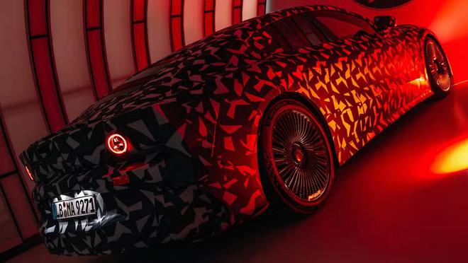 梅赛德斯-AMG 新电动性能车首揭面纱，直指保时捷 Taycan