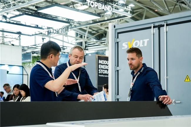 技术引领:赋能跨国项目交付‌