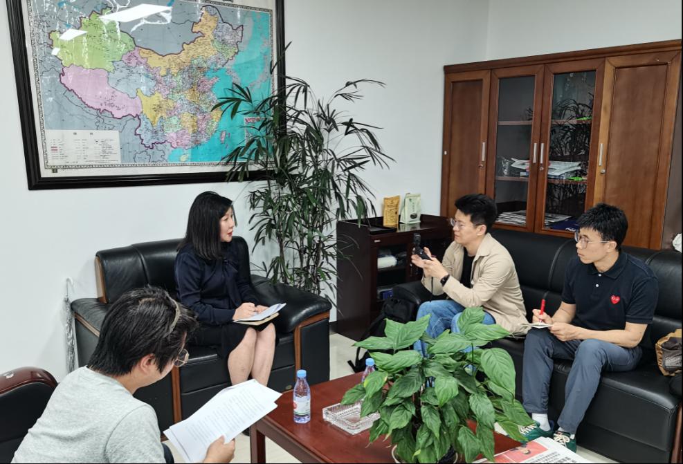 記者採訪企業跨境物流建設情況。人民網 孫啟凡攝