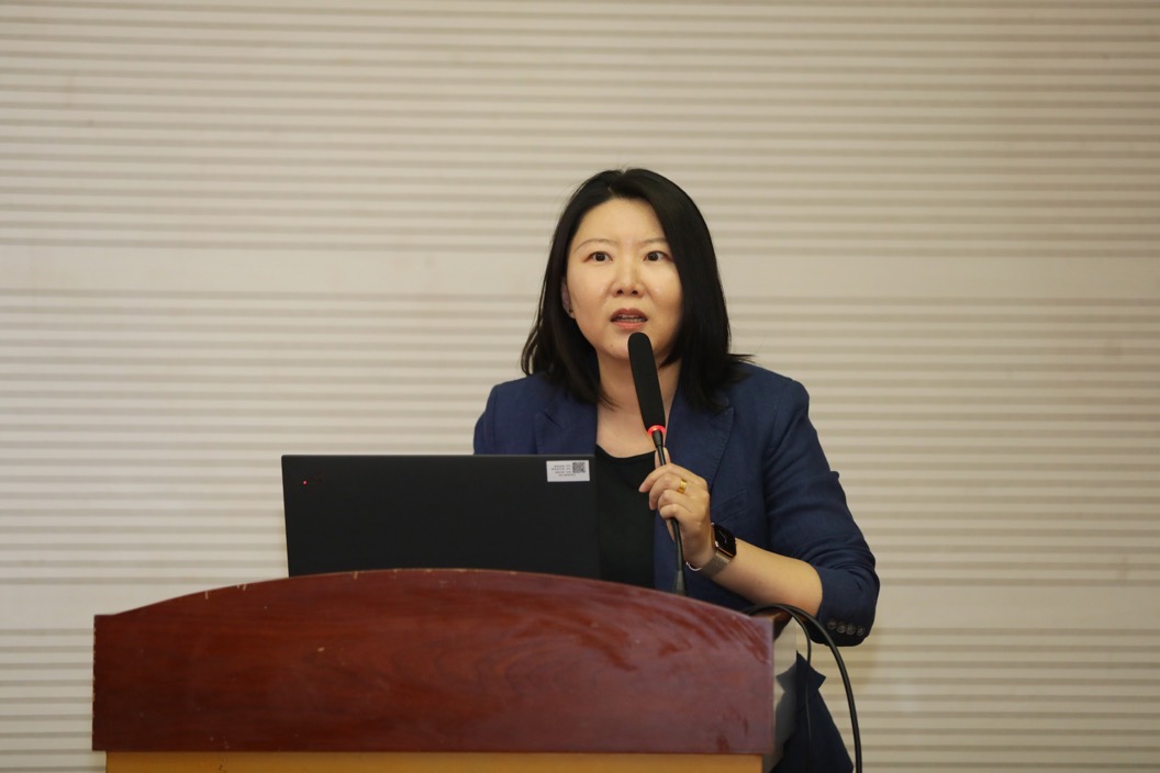 ????北京市中聞律師事務所合伙人張楊律師解答投資者問題 鄭凱鵬/攝