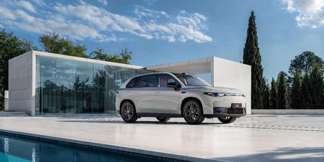 2026款零跑C10上市，起售价12.28万