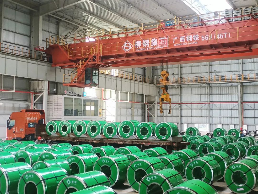 图为柳钢集团广西钢铁冷轧酸洗产品整装待发。（邹华勇 摄）