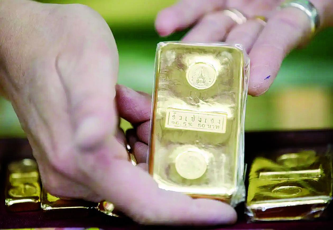 泰国首都曼谷一家金店拍摄的黄金商品