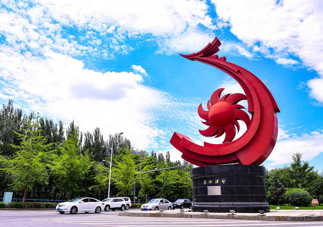 《凤凰涅槃》雕塑。铁西区委宣传部供图