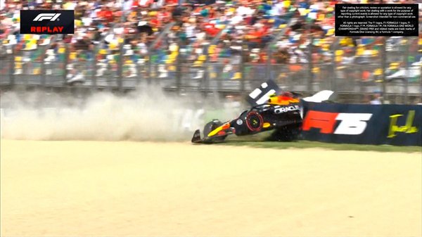 F1车手角田裕毅赛道严重事故 “人字拖”Halo救其一命