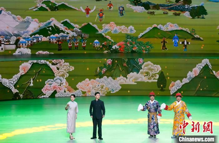 圖為2025年「雪域古城·聖地拉薩」文化旅遊節「心約拉薩」專場演出現場。李林 攝