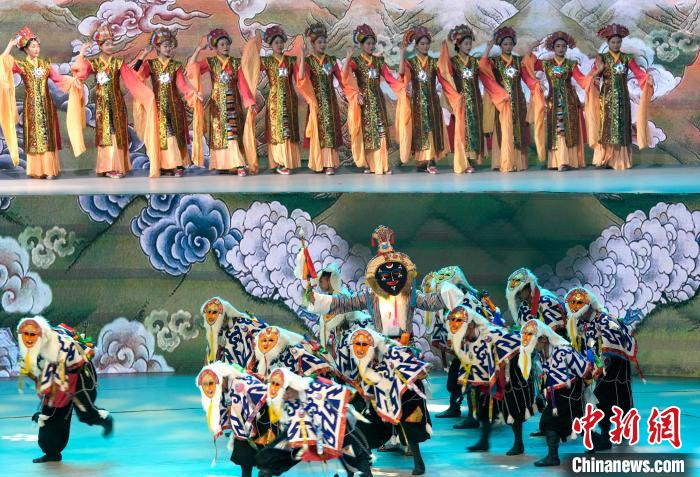 圖為2025年「雪域古城·聖地拉薩」文化旅遊節「心約拉薩」專場演出現場。李林 攝
