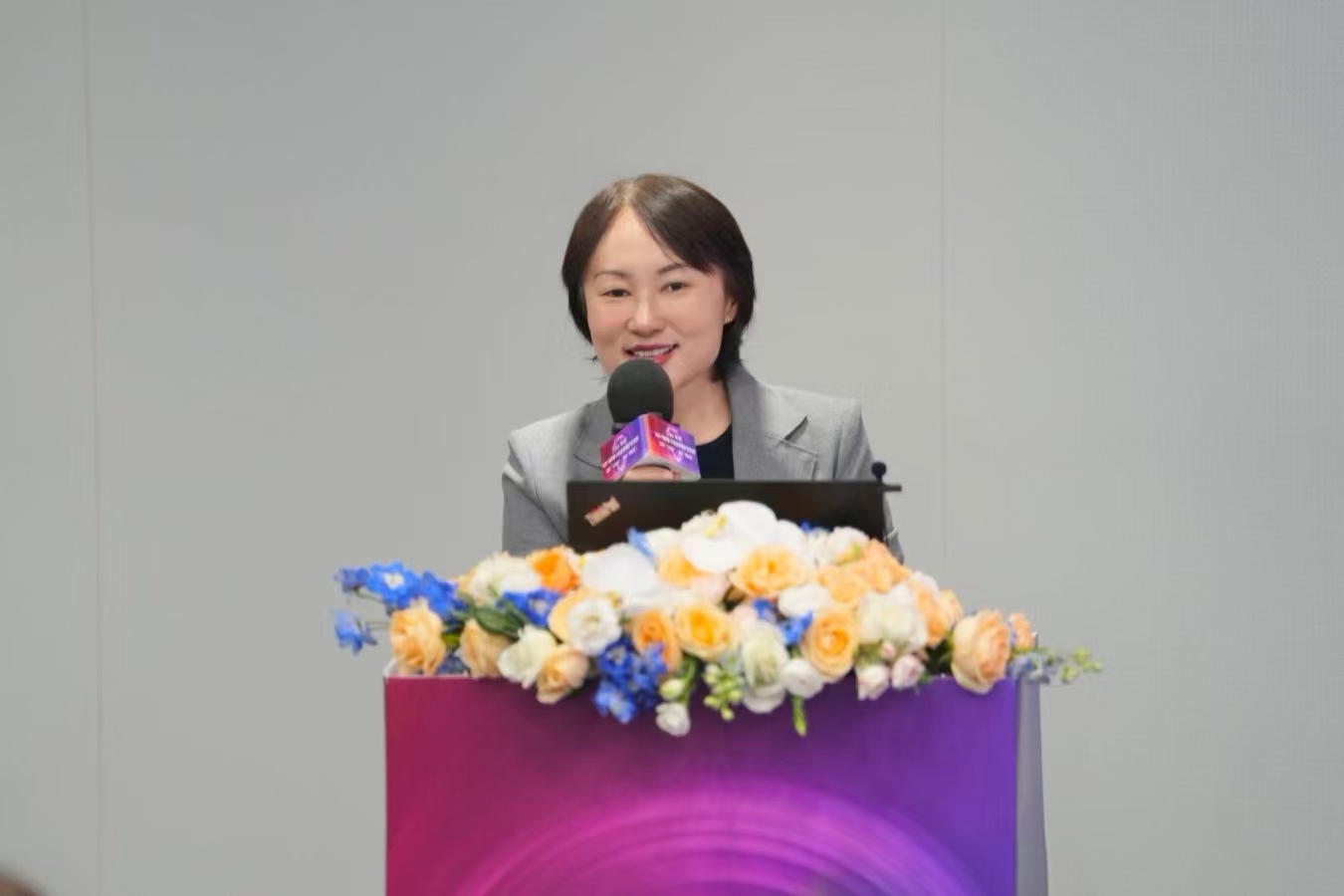 第一创业证券董秘屈婳发言 郑凯鹏/摄