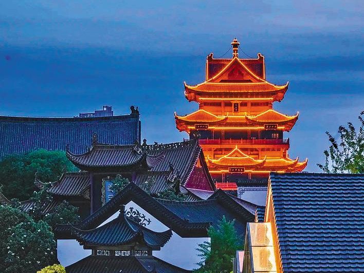 武漢新機位——古今同框的漢陽遠洋里。 (湖北日報通訊員 劉虎成 攝)
