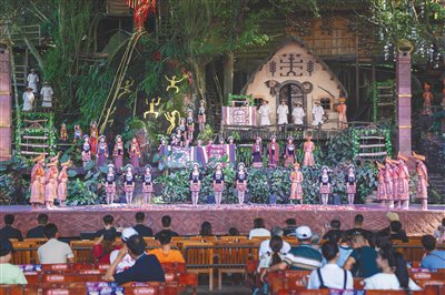 保亭檳榔穀表演。 袁琛 攝