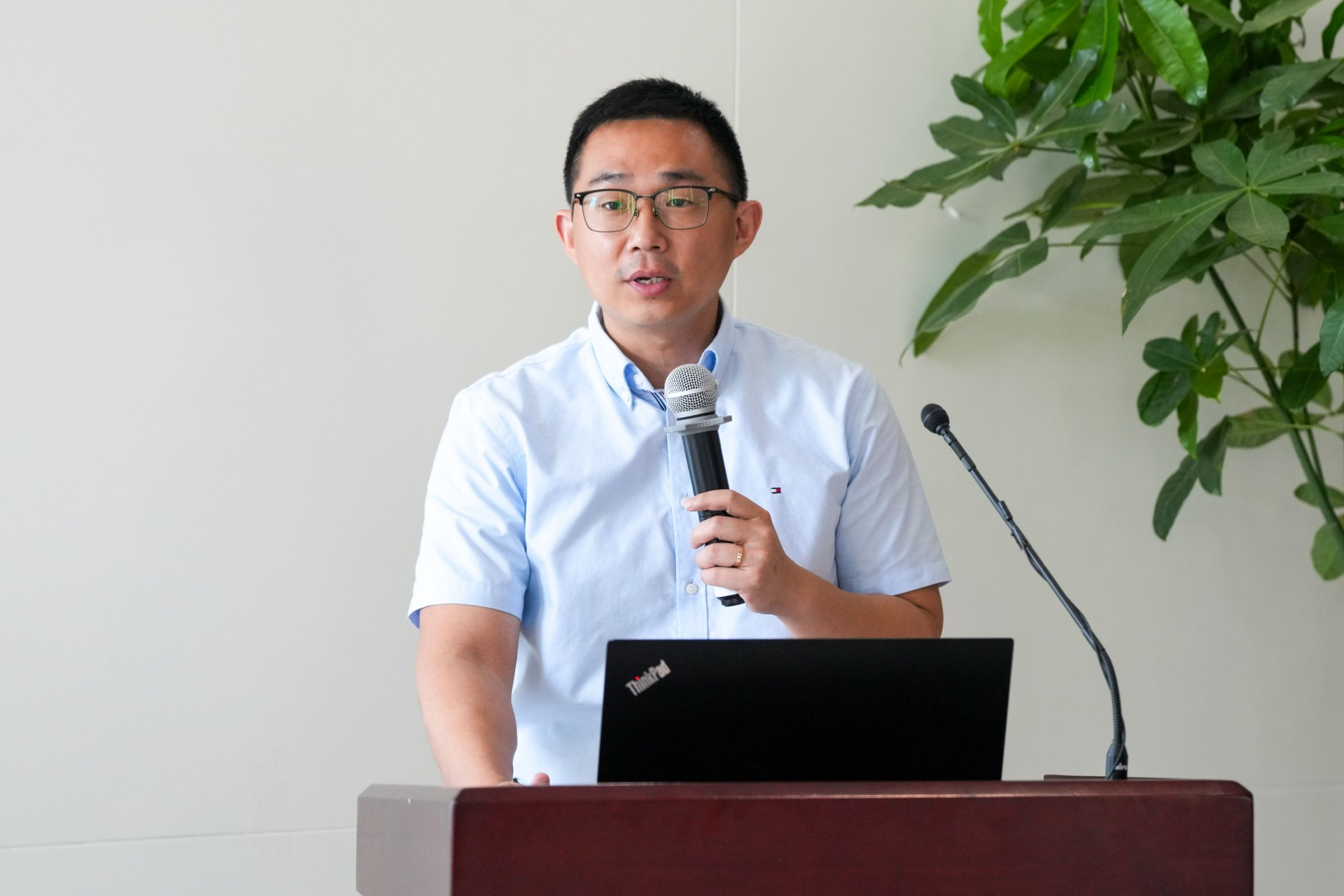 冯超在现场发言 王燚辉/摄
