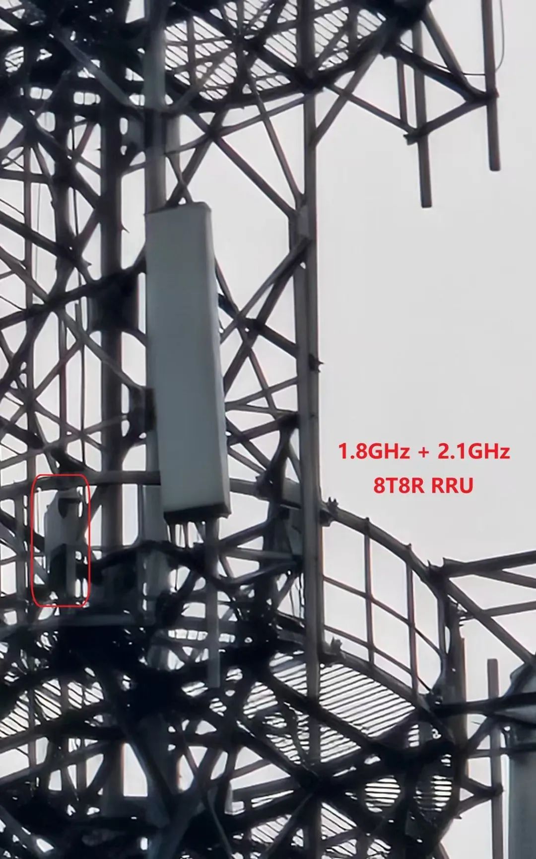 ▲ 浙江省湖州市某 1.8GHz + 2.1GHz 双频 8T8R 基站